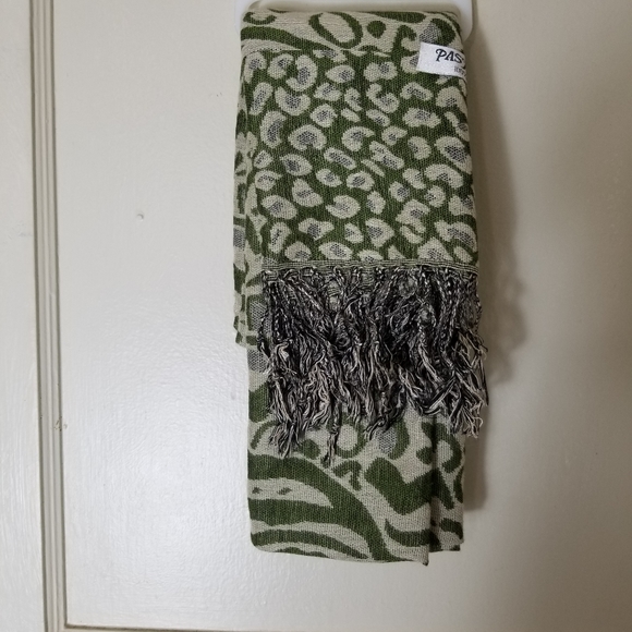 PASHMINA SCARFS bundle red green 100% pashmina scarf approximately 28 x 72 NWT - Picture 3 of 4